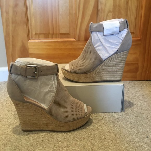 Marc Fisher Ltd Alison Espadrille Wedge Sandal - Picture 2 of 7